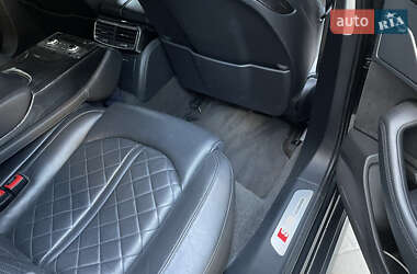 Седан Audi S8 2012 в 