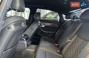 Седан Audi S8 2025 в 