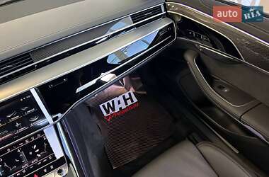 Седан Audi S8 2025 в 