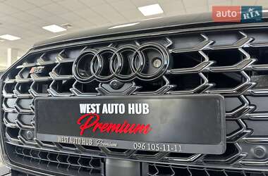 Седан Audi S8 2025 в 