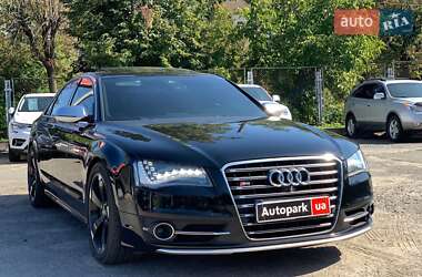 Седан Audi S8 2013 в 