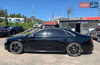 Седан Audi S8 2013 в 