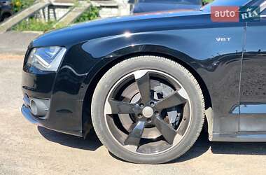 Седан Audi S8 2013 в 