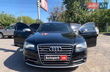 Седан Audi S8 2013 в 