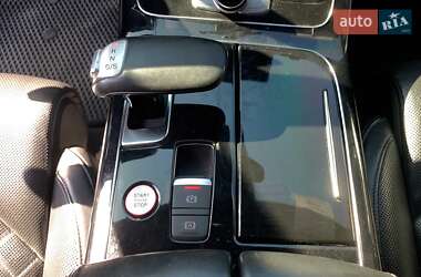 Седан Audi S8 2013 в 