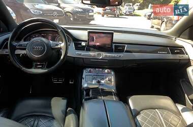 Седан Audi S8 2013 в 