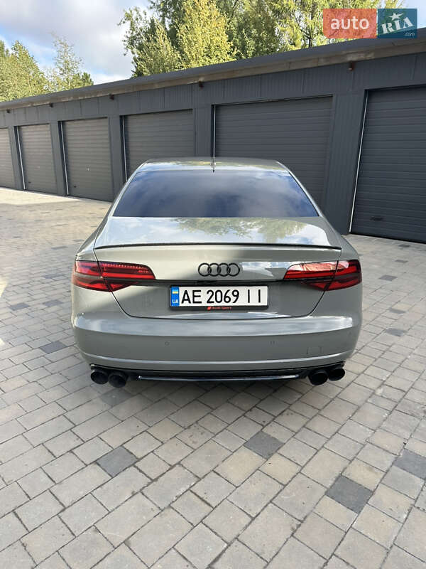Седан Audi S8 2017 в Днепре