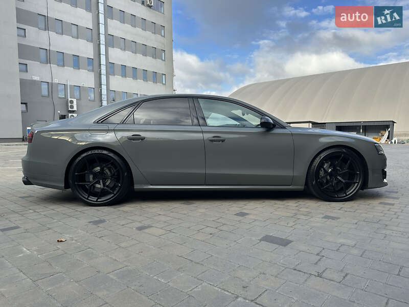 Седан Audi S8 2017 в Днепре