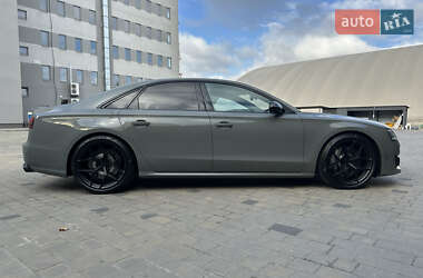 Седан Audi S8 2017 в 