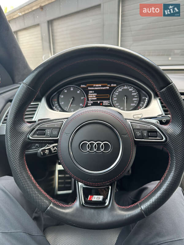 Седан Audi S8 2017 в Днепре