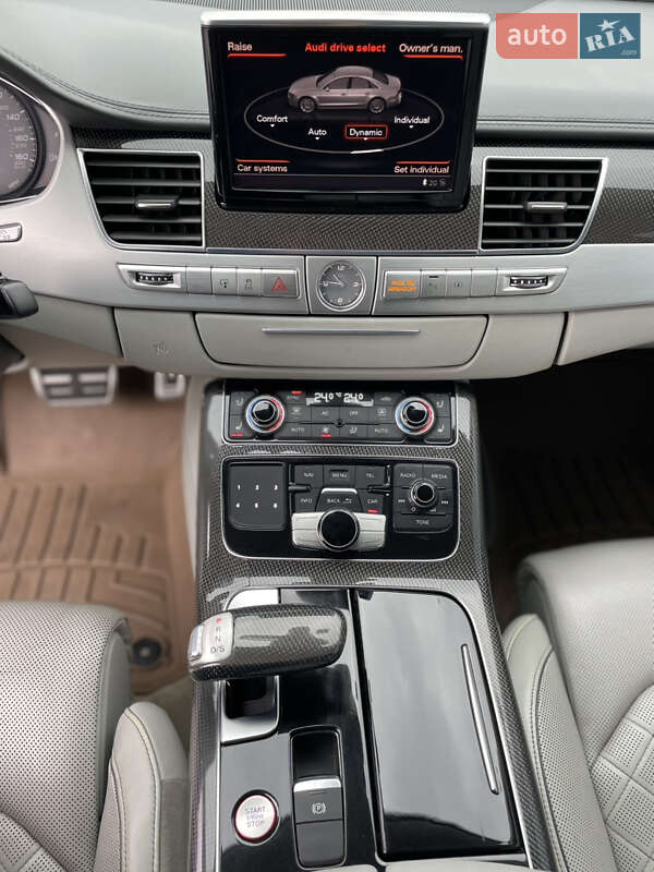 Седан Audi S8 2012 в Києві