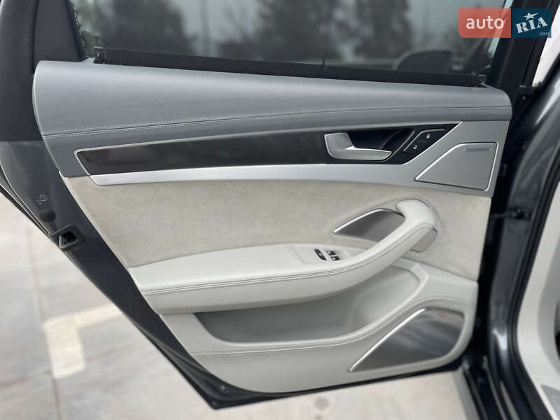 Седан Audi S8 2012 в Києві