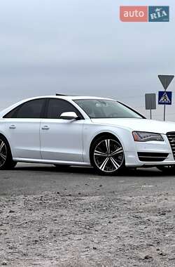 Седан Audi S8 2014 в 