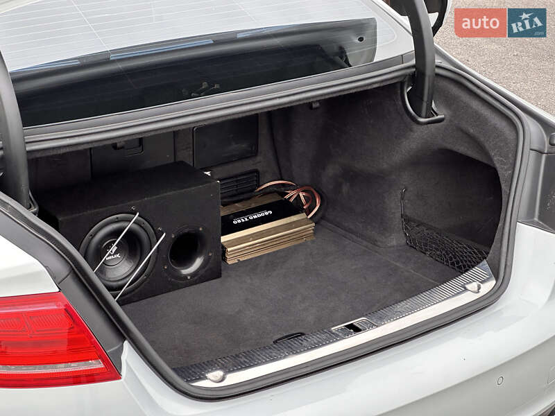 Седан Audi S8 2014 в Вінниці