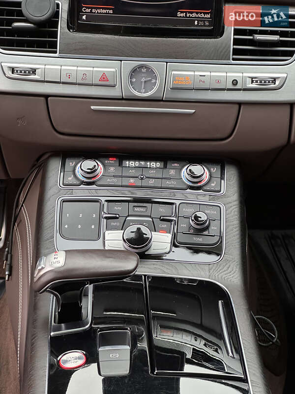 Седан Audi S8 2014 в Вінниці