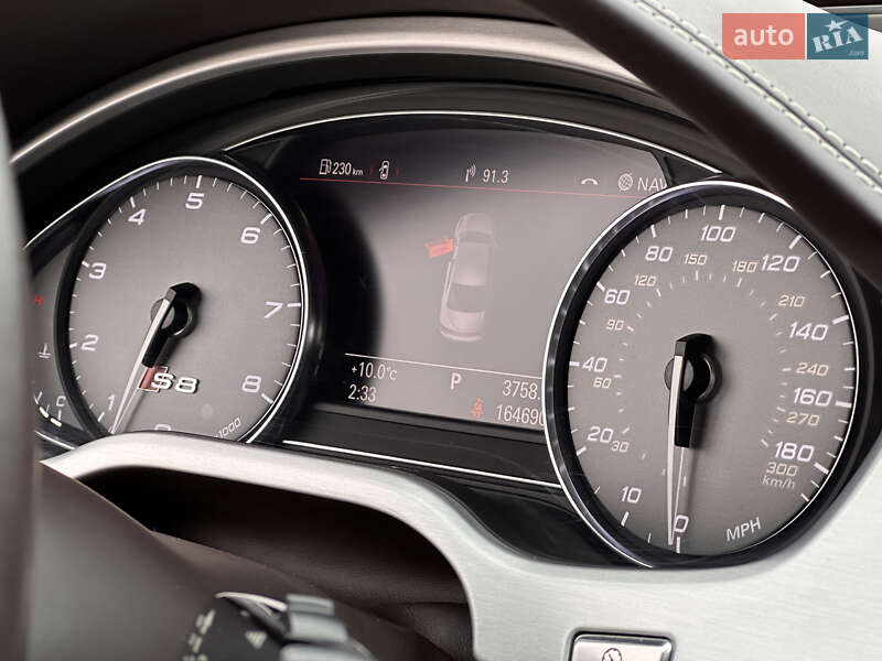 Седан Audi S8 2014 в Вінниці