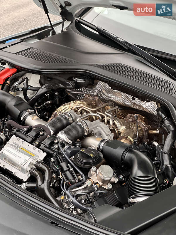 Седан Audi S8 2014 в Вінниці