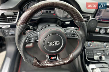 Седан Audi S8 2017 в 