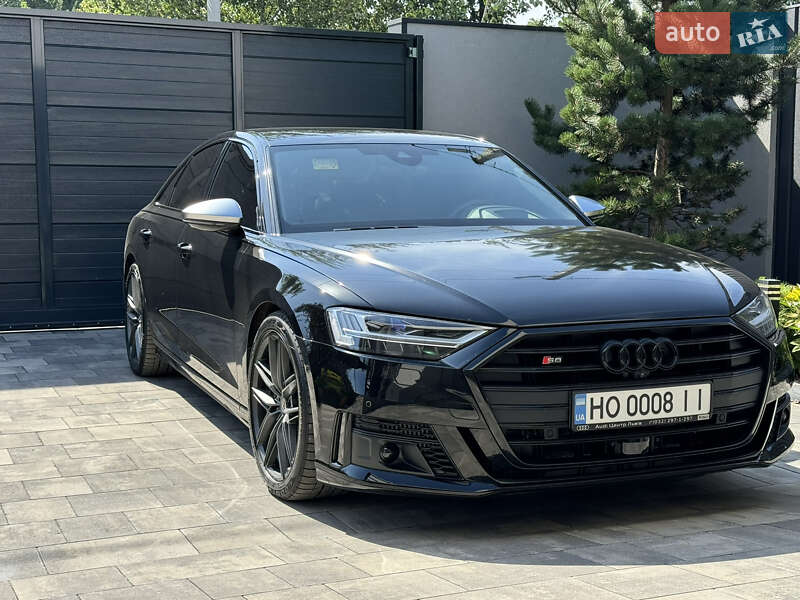 Седан Audi S8 2020 в 