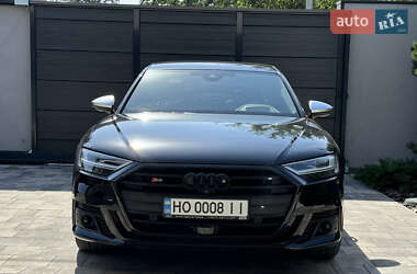 Седан Audi S8 2020 в 