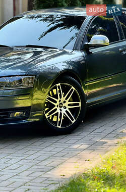Седан Audi S8 2008 в 