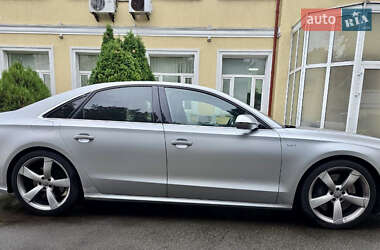 Седан Audi S8 2014 в 