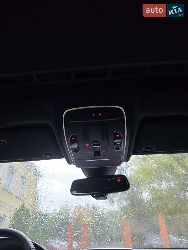 Седан Audi S8 2014 в Киеве