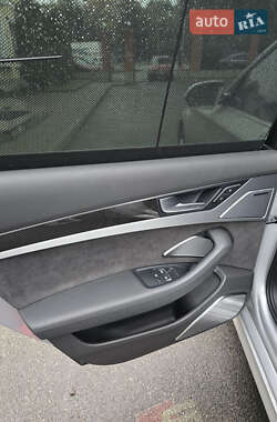 Седан Audi S8 2014 в 
