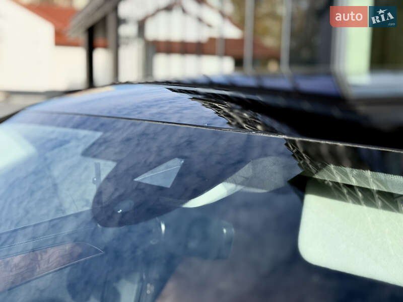 Седан Audi S8 2022 в Львове