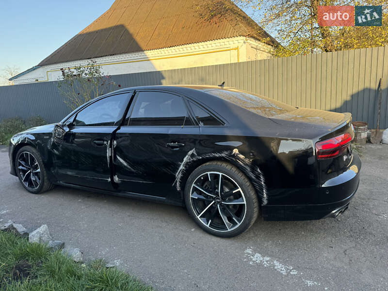 Седан Audi S8 2017 в Гребенках