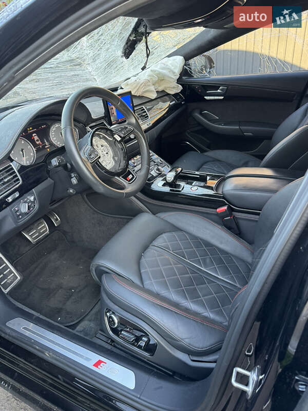 Седан Audi S8 2017 в Гребенках