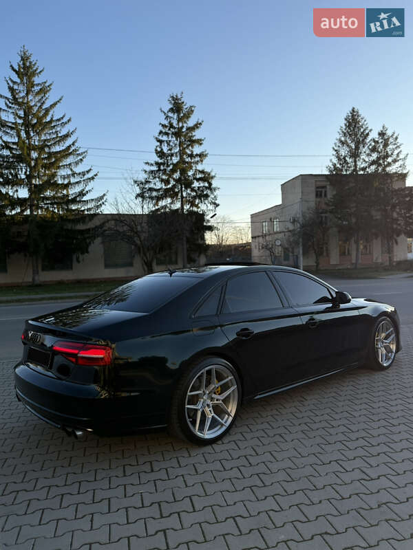 Седан Audi S8 2014 в Виноградове фото 5 Седан Audi S8 2014 в Виноградове