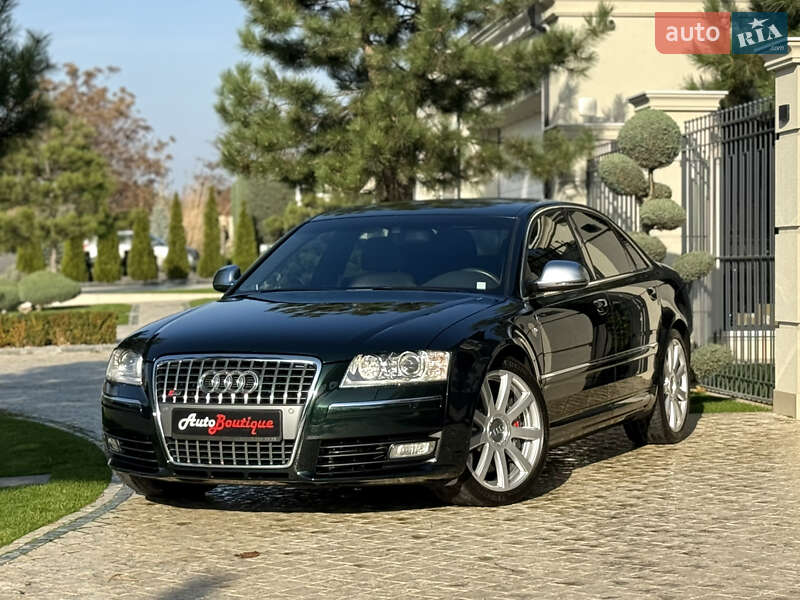 Седан Audi S8 2010 в Одесі