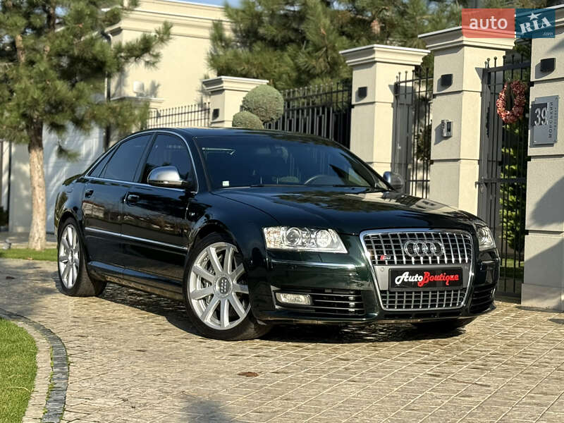 Седан Audi S8 2010 в Одесі