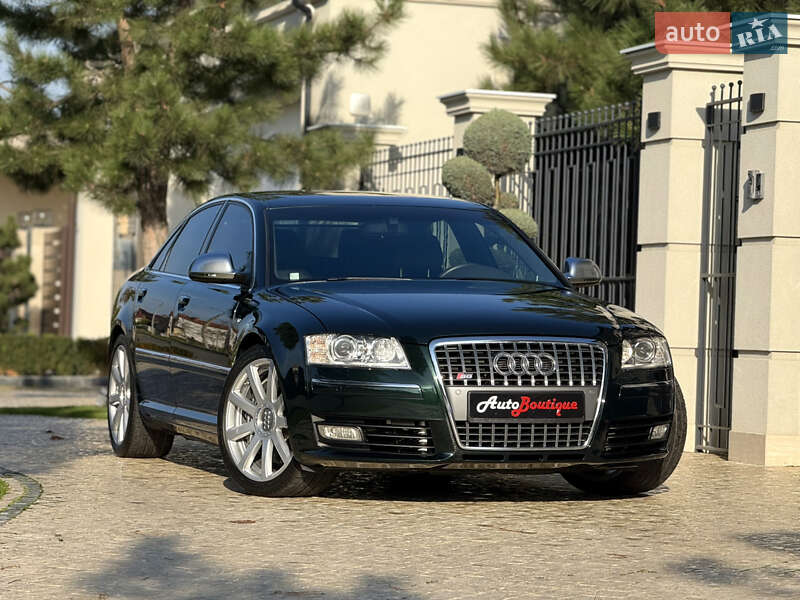 Седан Audi S8 2010 в Одесі