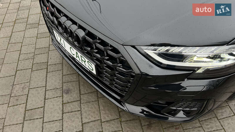 Седан Audi S8 2023 в Львові
