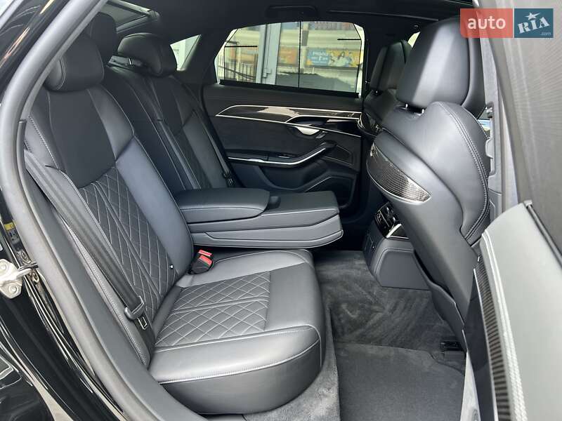 Седан Audi S8 2022 в Киеве