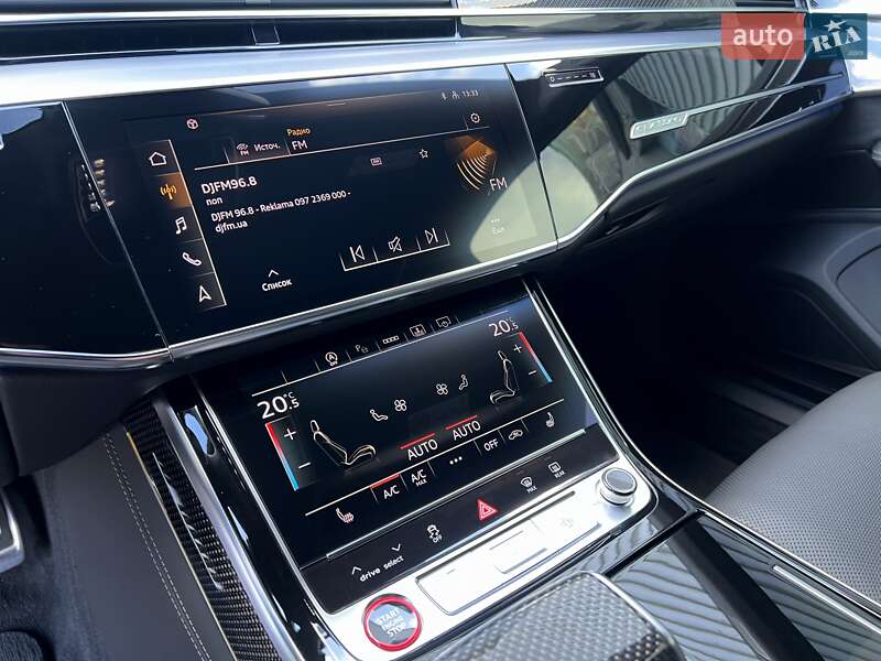 Седан Audi S8 2022 в Киеве