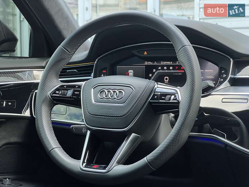 Седан Audi S8 2022 в Киеве
