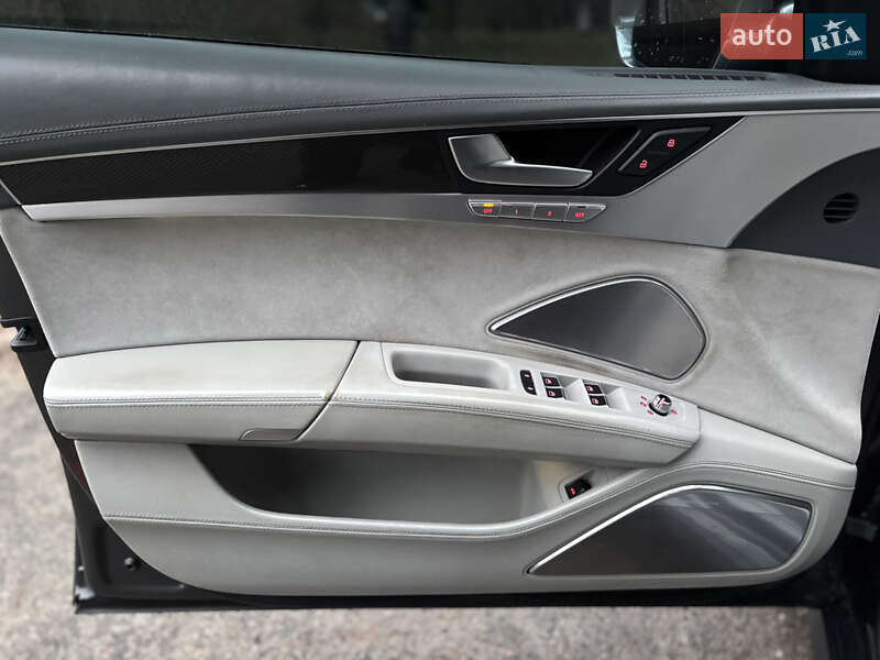 Седан Audi S8 2012 в Киеве фото 8 Седан Audi S8 2012 в Киеве