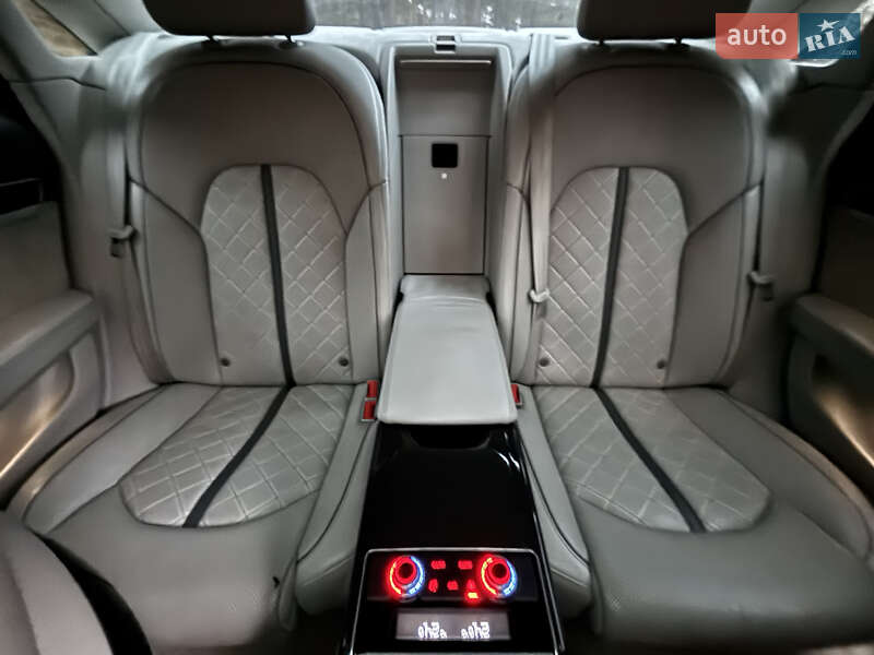 Седан Audi S8 2012 в Киеве фото 21 Седан Audi S8 2012 в Киеве