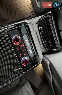 Седан Audi S8 2012 в Киеве
