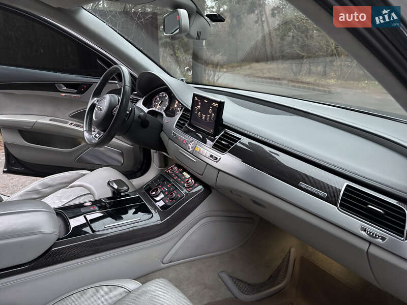 Седан Audi S8 2012 в Киеве фото 30 Седан Audi S8 2012 в Киеве