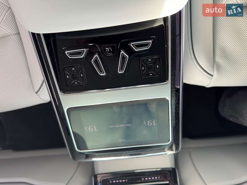 Седан Audi S8 2025 в Кривом Роге