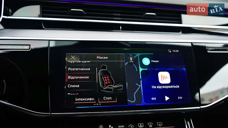 Седан Audi S8 2024 в Львове