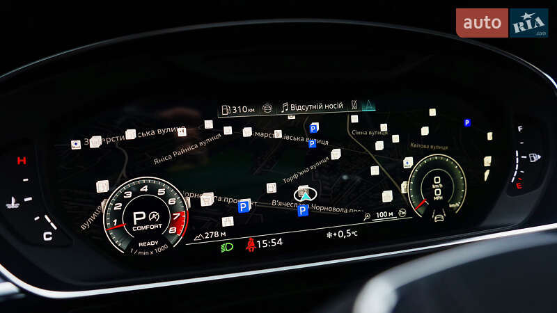 Седан Audi S8 2024 в Львове
