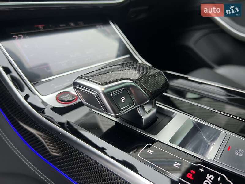 Седан Audi S8 2022 в Киеве
