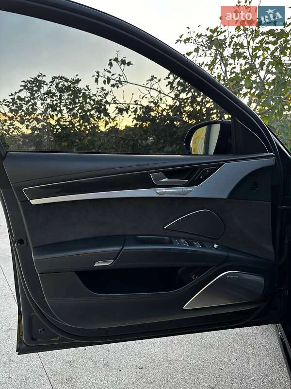 Седан Audi S8 2016 в Києві фото 14 Седан Audi S8 2016 в Києві