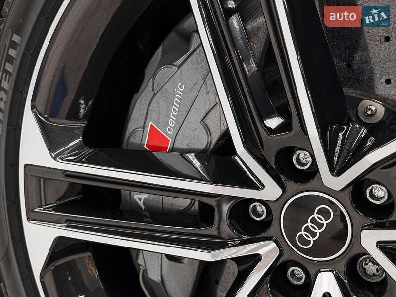 Седан Audi S8 2025 в Києві