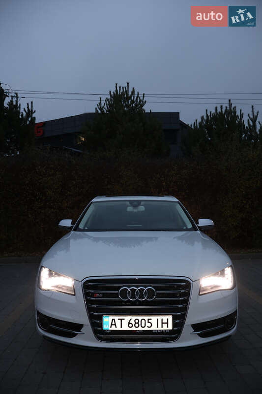 2013 Audi S8, VIN WAUD2AFDXEN007346:plate — фото 1 (autoria)